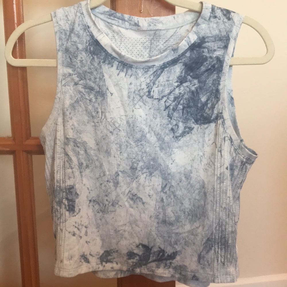 Lululemon workout top